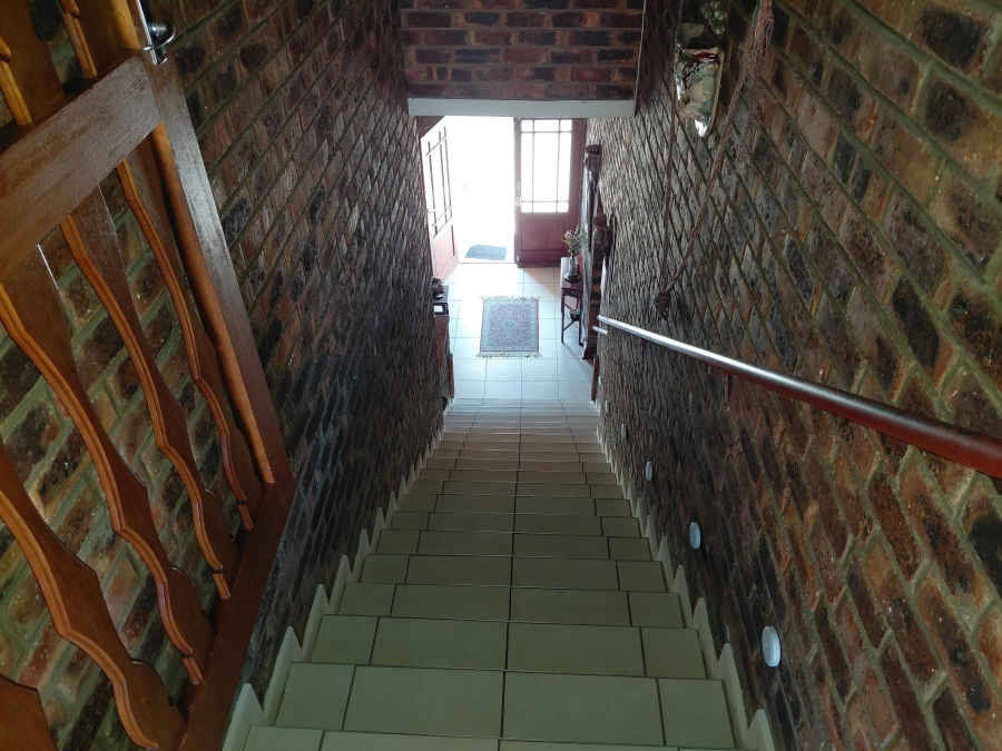 5 Bedroom Property for Sale in Heuwelkruin Eastern Cape